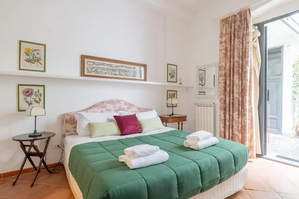 Urent - Colosseum Charming Apartment Rome Italy